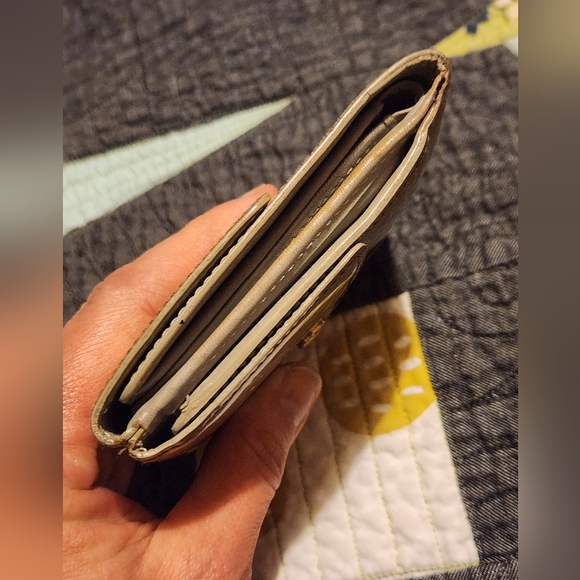 Louis Vuitton Vernis Monogram Trifold Wallet - Picture 12 of 14